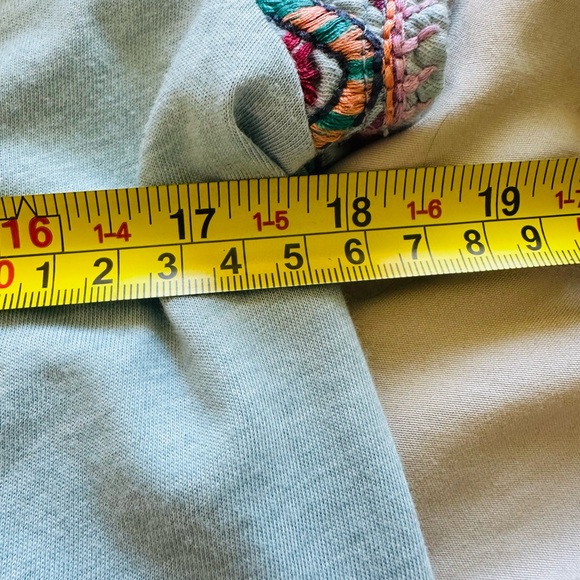 Johnny Was Embroidered open shoulder cotton top Blouse - Picture 4 of 5